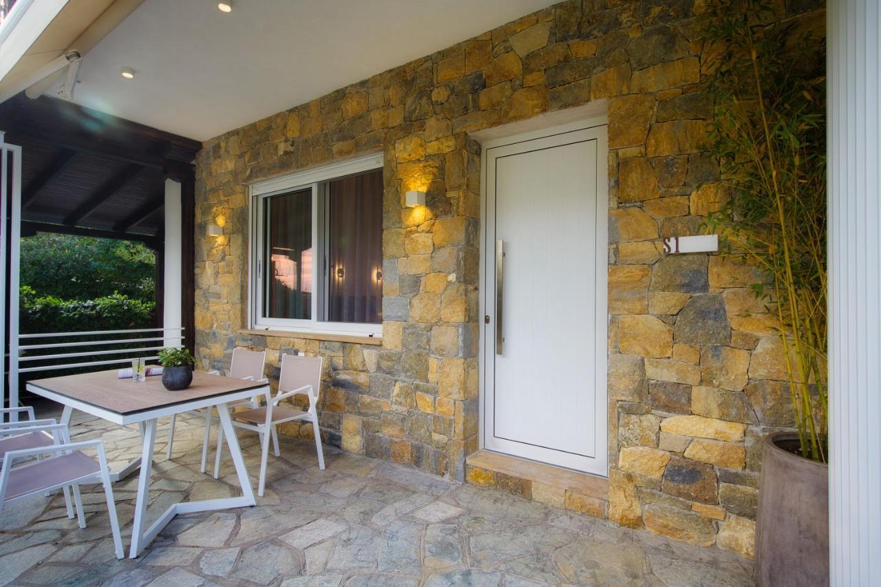 Coel Luxury Suites By Rentalspro Services - Potidea Halkidiki ネア・ポティダイア エクステリア 写真
